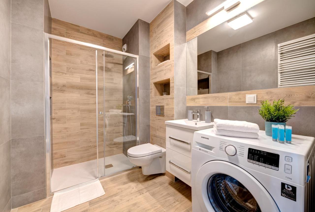Live & Travel Apartments - Waterlane Island グダニスク エクステリア 写真